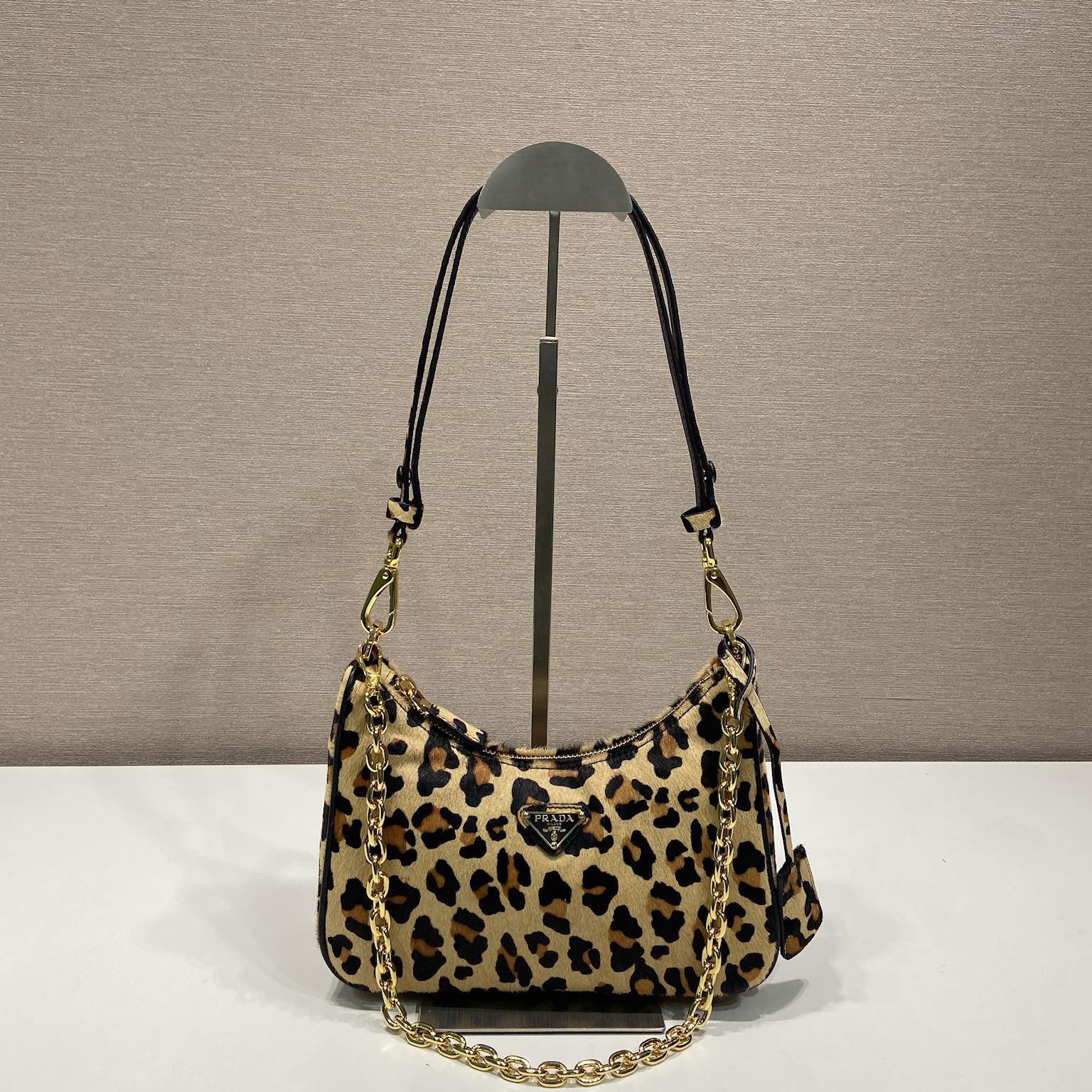 Pra*a top handle bags